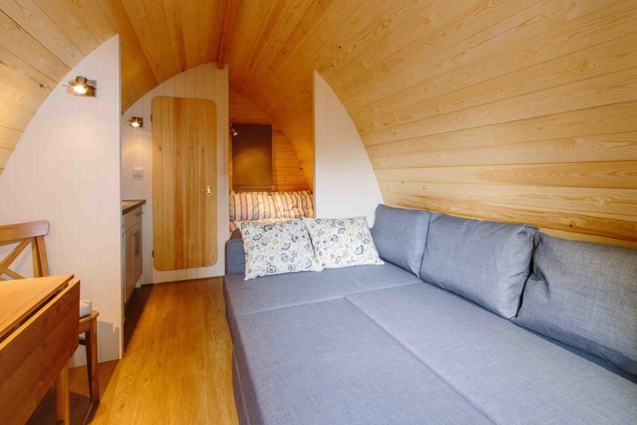 Campion Glamping Pod Hotel Челтнъм Екстериор снимка