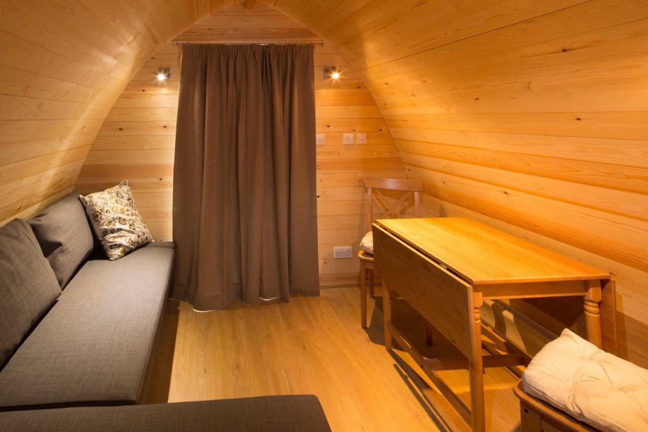 Campion Glamping Pod Hotel Челтнъм Екстериор снимка