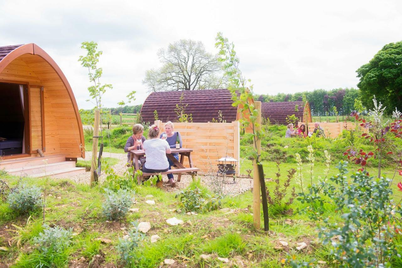 Campion Glamping Pod Hotel Челтнъм Екстериор снимка